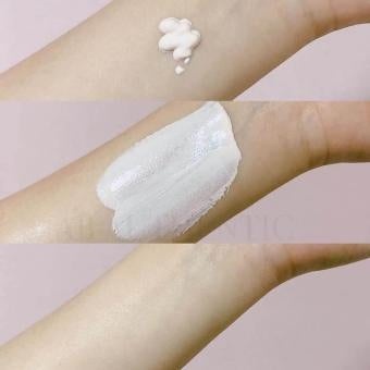 🌸 The History of Whoo

Radiant White Tone Up Sunscreen SPF 50+/PA++++ (1ml Trial Pack)-1 sachet